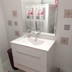 Apartment with One Bedroom in Deshaies, with Wonderful Sea View, Furnished Garden And Wifi - 9 Km From the Beach in Deshaies, France from 127$, photos, reviews - zenhotels.com bathroom