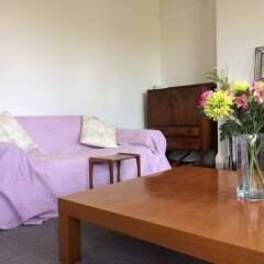 Отель Bright & Spacious 2 Bedroom Flat in Central Brighton Брайтон комната для гостей