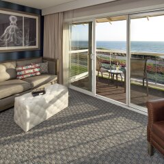 Отель Spyglass Inn комната для гостей