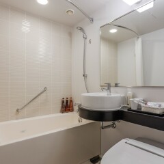 Отель Mitsui Garden Hotel Shiodome Italia-gai Япония, Токио - 1 отзыв об отеле, цены и фото номеров - забронировать отель Mitsui Garden Hotel Shiodome Italia-gai онлайн ванная