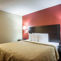 Отель Quality Inn And Suites Monroe комната для гостей фото 2