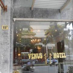 Venus Hotel Ханой балкон