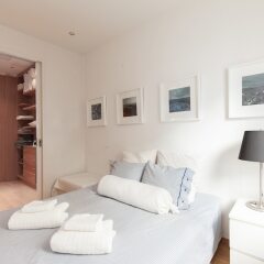 Отель Lux apt w/ Acropolis view Афины комната для гостей фото 2