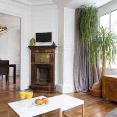 Отель Louvre - Tuileries Gardens Apartment Франция, Париж - отзывы, цены и фото номеров - забронировать отель Louvre - Tuileries Gardens Apartment онлайн комната для гостей фото 2