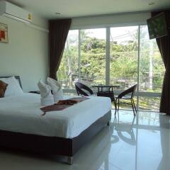 Отель But Different Phuket Guesthouse комната для гостей фото 4