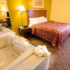 Econo Lodge in River Falls, United States of America from 98$, photos, reviews - zenhotels.com bathroom