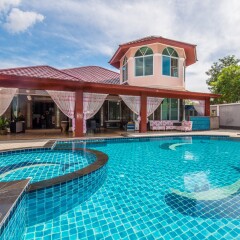 Отель Narnia Villa Pattaya бассейн