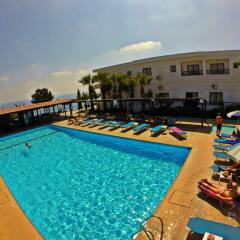 Konnos Bay Hotel Apartments бассейн