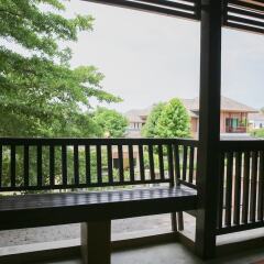 Отель 4 BR Private Villa in V49 Pattaya w/ Village Pool Паттайя балкон