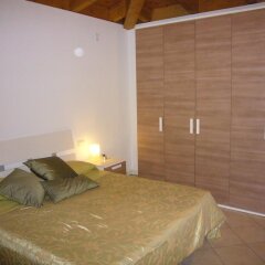 Отель Montecolo Resort Манерба-дель-Гарда комната для гостей фото 4