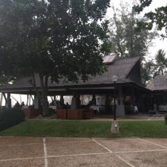 Отель Katathani Phuket Beach Resort парковка