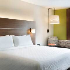 Отель Northwood Inn & Suites Блумингтон комната для гостей фото 5