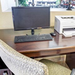 Отель Comfort Inn And Suites Near Universal Studios Лос-Анджелес интерьер отеля фото 3