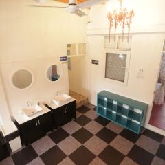 Tiger Lily Hostel Бангкок ванная