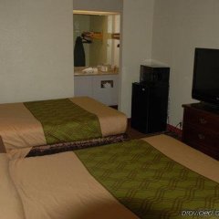 Отель Econo Lodge Oxmoor США, Хоумвуд - отзывы, цены и фото номеров - забронировать отель Econo Lodge Oxmoor онлайн комната для гостей фото 5