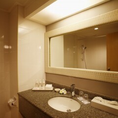 Отель Ramada by Wyndham Phuket Southsea ванная фото 2