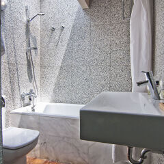 Отель My Space Barcelona Executive Apartments Center Испания, Барселона - отзывы, цены и фото номеров - забронировать отель My Space Barcelona Executive Apartments Center онлайн ванная