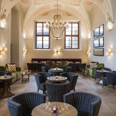 Отель Augustine, a Luxury Collection Hotel, Prague Чехия, Прага - отзывы, цены и фото номеров - забронировать отель Augustine, a Luxury Collection Hotel, Prague онлайн гостиничный бар