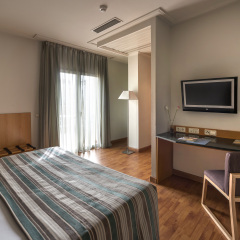 Отель Eurostars Mediterranea Plaza Испания, Аликанте - 3 отзыва об отеле, цены и фото номеров - забронировать отель Eurostars Mediterranea Plaza онлайн комната для гостей