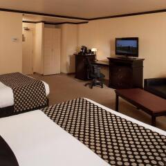 Отель Best Western Plus City Centre/Centre-Ville Канада, Квебек - отзывы, цены и фото номеров - забронировать отель Best Western Plus City Centre/Centre-Ville онлайн комната для гостей фото 4