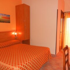 Hotel Piscina La Suite Фонди комната для гостей фото 2