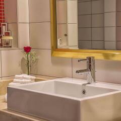 Отель Rayan Hotel Sharjah ОАЭ, Шарджа - отзывы, цены и фото номеров - забронировать отель Rayan Hotel Sharjah онлайн ванная фото 2