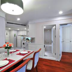Отель Centre Point Sukhumvit 10 в номере фото 2