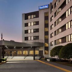 Отель Travelodge by Wyndham Toronto East фото 3