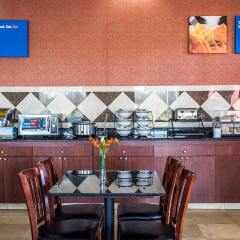 Отель Comfort Inn At Carowinds Южный Бельмонт питание