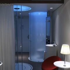 Отель citizenM Schiphol Airport Нидерланды, Схипхол - 4 отзыва об отеле, цены и фото номеров - забронировать отель citizenM Schiphol Airport онлайн комната для гостей фото 3