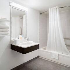 Отель Holiday Inn Express - New York City Chelsea ванная фото 2
