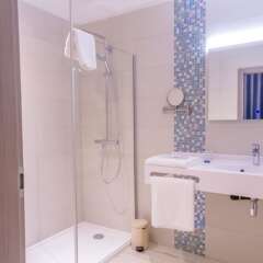 Отель Manava hôtel Бельгия, Эрсталь - отзывы, цены и фото номеров - забронировать отель Manava hôtel онлайн ванная