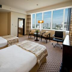 Гостиница Crowne Plaza Moscow World Trade Centre в Москве - забронировать гостиницу Crowne Plaza Moscow World Trade Centre, цены и фото номеров Москва комната для гостей фото 7