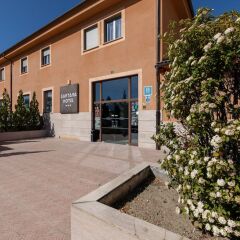 Santana Hotel Паласуэлос-де-Эресма вид на фасад