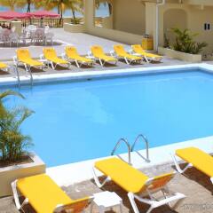 Отель Rooms on the Beach Negril бассейн