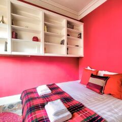 Отель Lovely 2BR Home Next to the Castle Эдинбург фото 29
