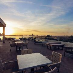 Отель Boeira Garden Hotel Porto Gaia, Curio Collection by Hilton Португалия, Вила-Нова-ди-Гая - отзывы, цены и фото номеров - забронировать отель Boeira Garden Hotel Porto Gaia, Curio Collection by Hilton онлайн гостиничный бар