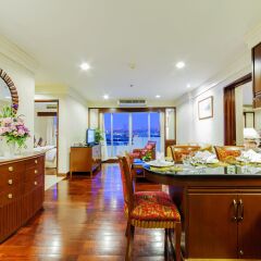 Отель Prince Suite Residence Managed by Prince Palace питание