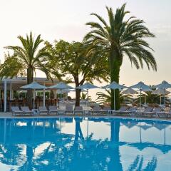 Отель MarBella Corfu бассейн
