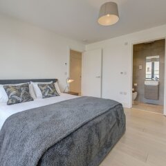Апартаменты Luxury Frampton Apartment комната для гостей фото 5