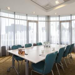 Отель Hampton by Hilton Amsterdam Airport Schiphol
