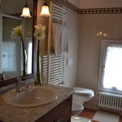 Отель Corte Di Venezia Италия, Лимена - отзывы, цены и фото номеров - забронировать отель Corte Di Venezia онлайн ванная