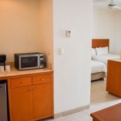 Отель Ambiance Suites Cancun Мексика, Канкун - 1 отзыв об отеле, цены и фото номеров - забронировать отель Ambiance Suites Cancun онлайн удобства в номере фото 2