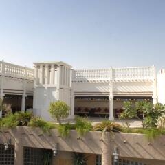 Отель Al Liwan Suites фото 3