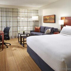 Отель MDR Marina del Rey - a DoubleTree by Hilton США, Лос-Анджелес - отзывы, цены и фото номеров - забронировать отель MDR Marina del Rey - a DoubleTree by Hilton онлайн комната для гостей