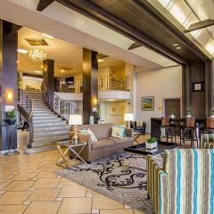 Отель Quality Inn & Suites Denver Stapleton интерьер отеля фото 2