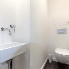 Отель Two Bedroom UK Cannes ванная фото 2