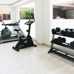 Отель Jimbaran Bay Beach Resort & Spa фитнесс-зал фото 4