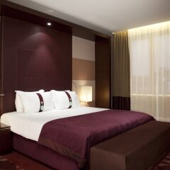 Отель Holiday Inn Sofia, an IHG Hotel Болгария, София - отзывы, цены и фото номеров - забронировать отель Holiday Inn Sofia, an IHG Hotel онлайн комната для гостей фото 5