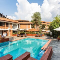 Отель Shangri La Hotel Непал, Катманду - отзывы, цены и фото номеров - забронировать отель Shangri La Hotel онлайн бассейн фото 3